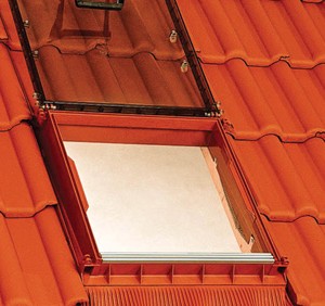 UnivLikUDachfenster_GB_a